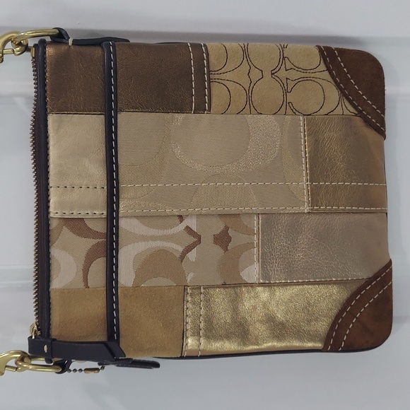 Mint Condition Coach Crossbody Bag - Picture 2 of 8